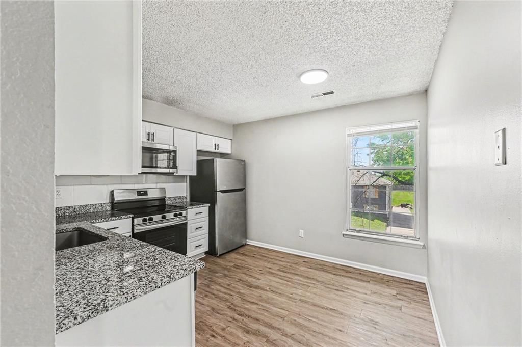 1310 NW Valley Woods Court — photo 7