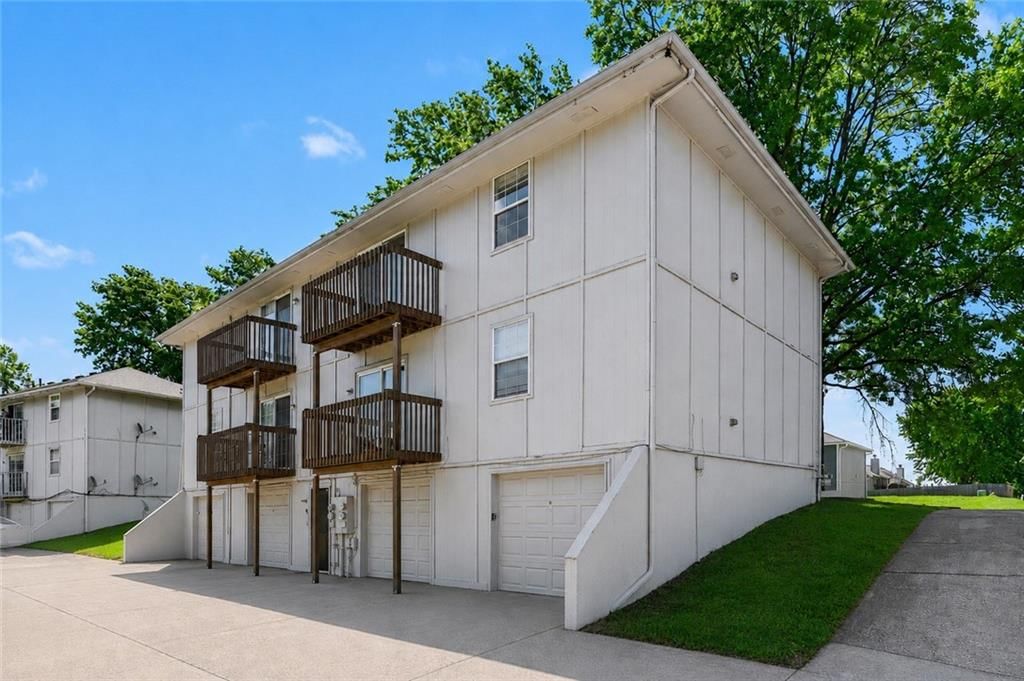 1310 NW Valley Woods Court — photo 13