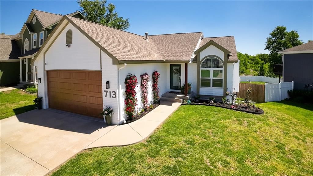 713 N Cloverdale Avenue — photo 4