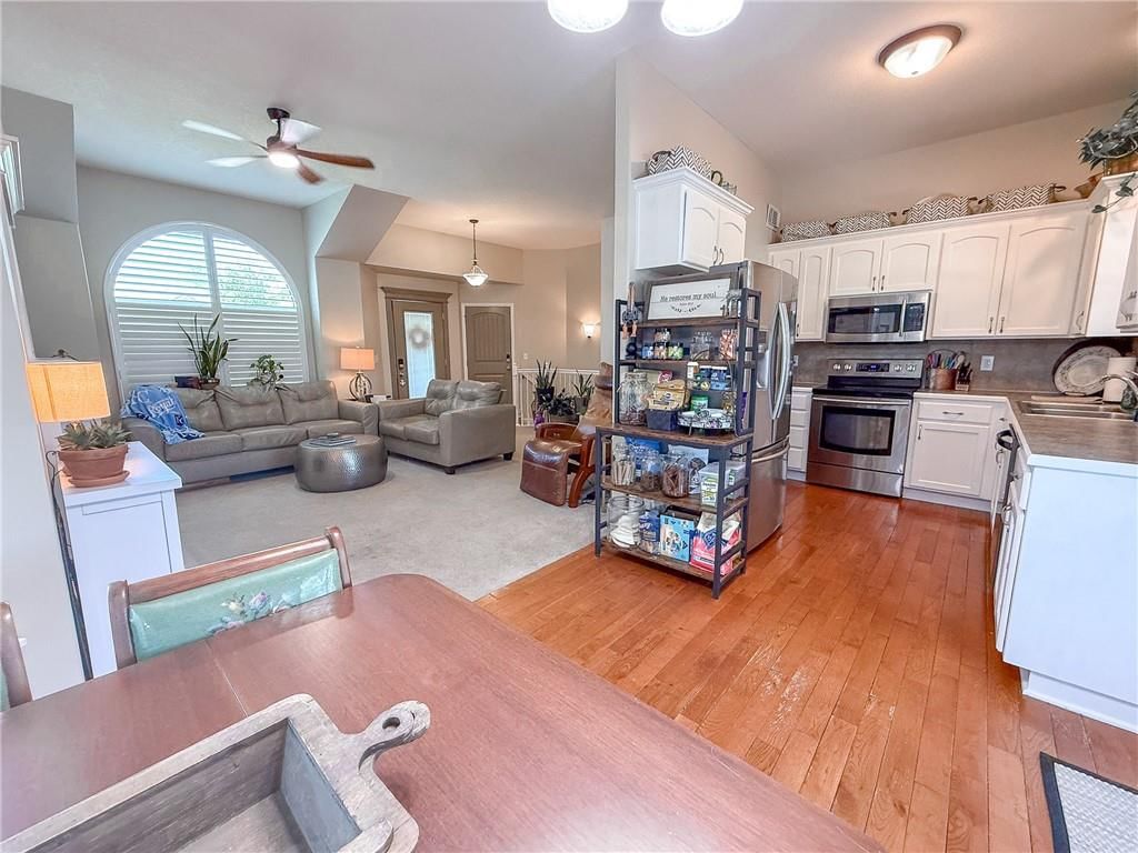 713 N Cloverdale Avenue — photo 18