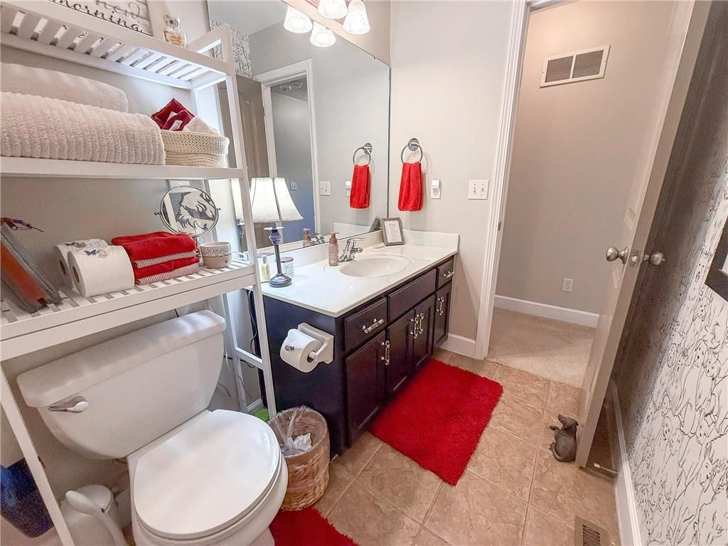 713 N Cloverdale Avenue — photo 33