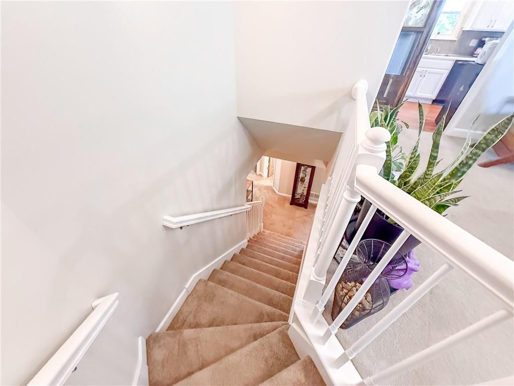 713 N Cloverdale Avenue — photo 37