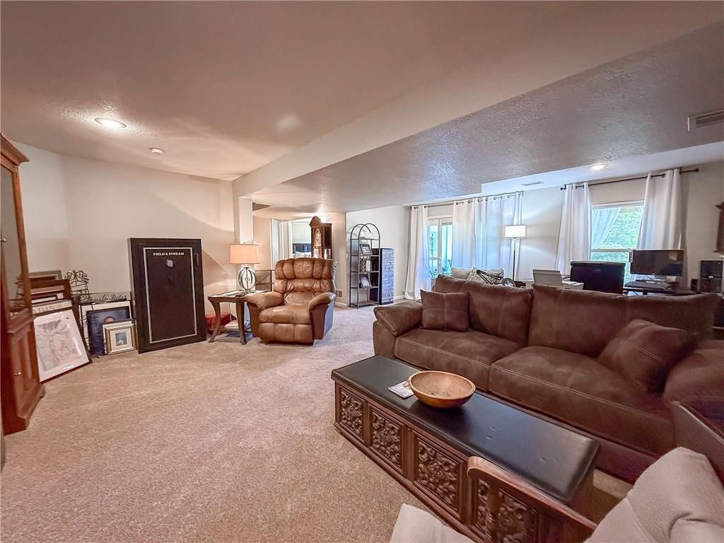 713 N Cloverdale Avenue — photo 40
