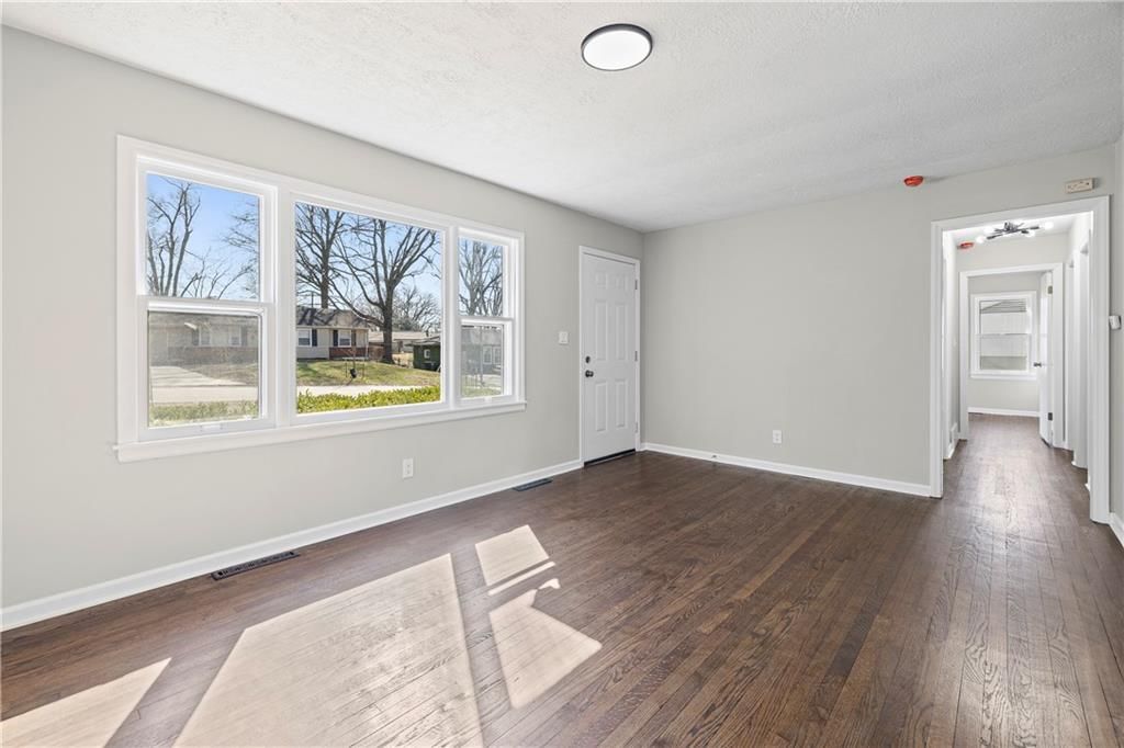 6810 Fairlane Drive — photo 3