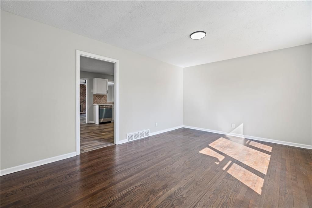 6810 Fairlane Drive — photo 4
