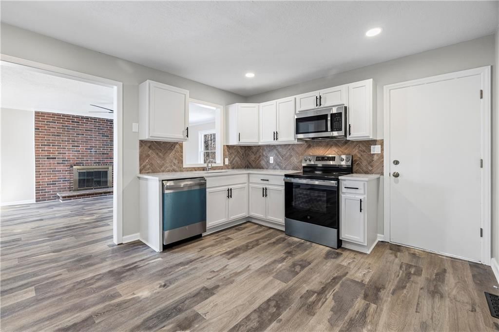 6810 Fairlane Drive — photo 8