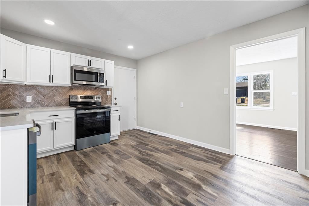 6810 Fairlane Drive — photo 9
