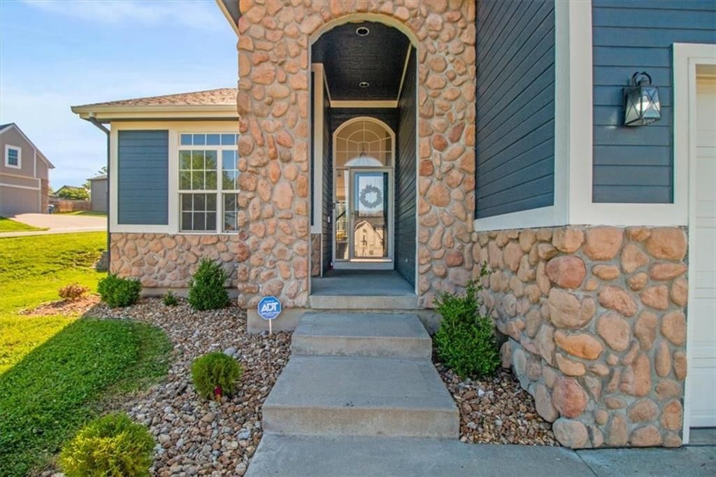 1131 Crimson Lane — photo 3