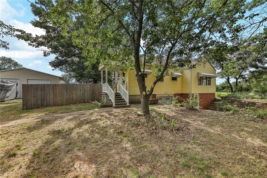 1678 County Road 3950 — photo 31