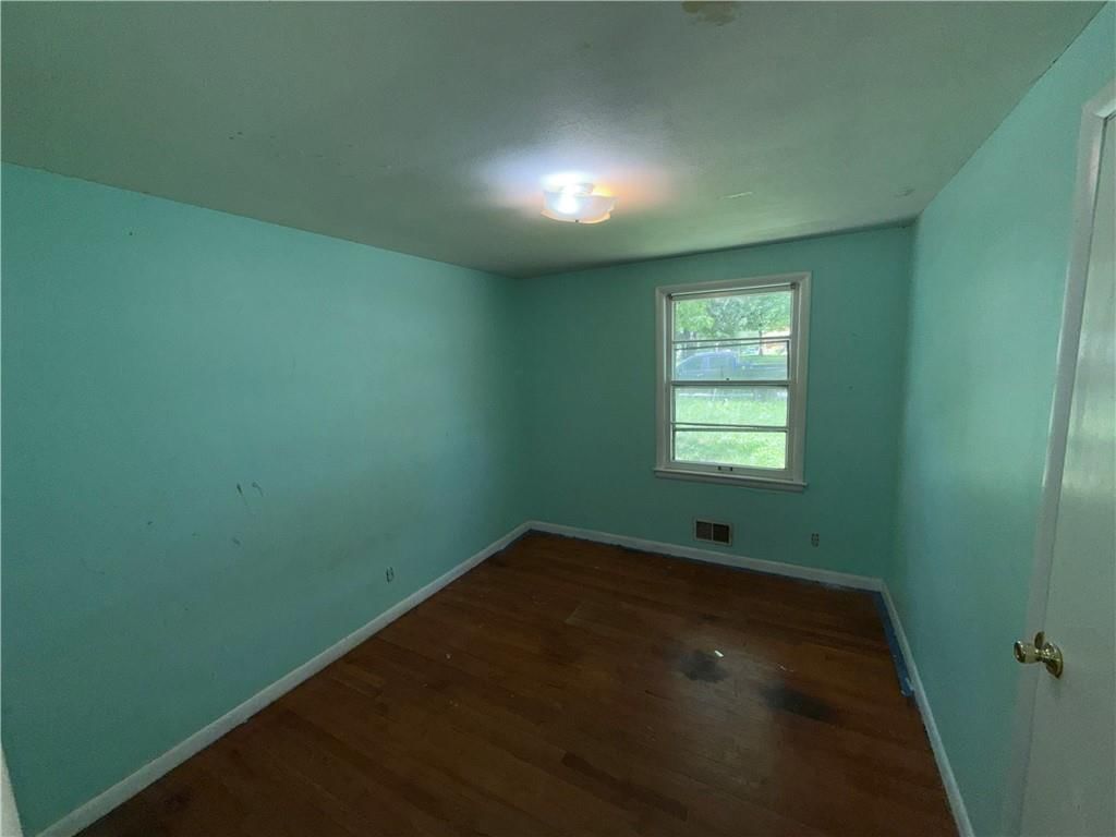 8909 W 81st Street — photo 12