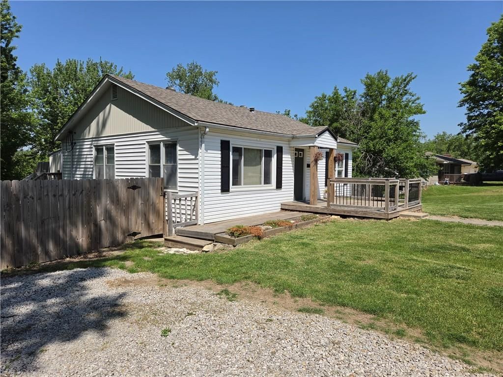 204 Woods Street — photo 2