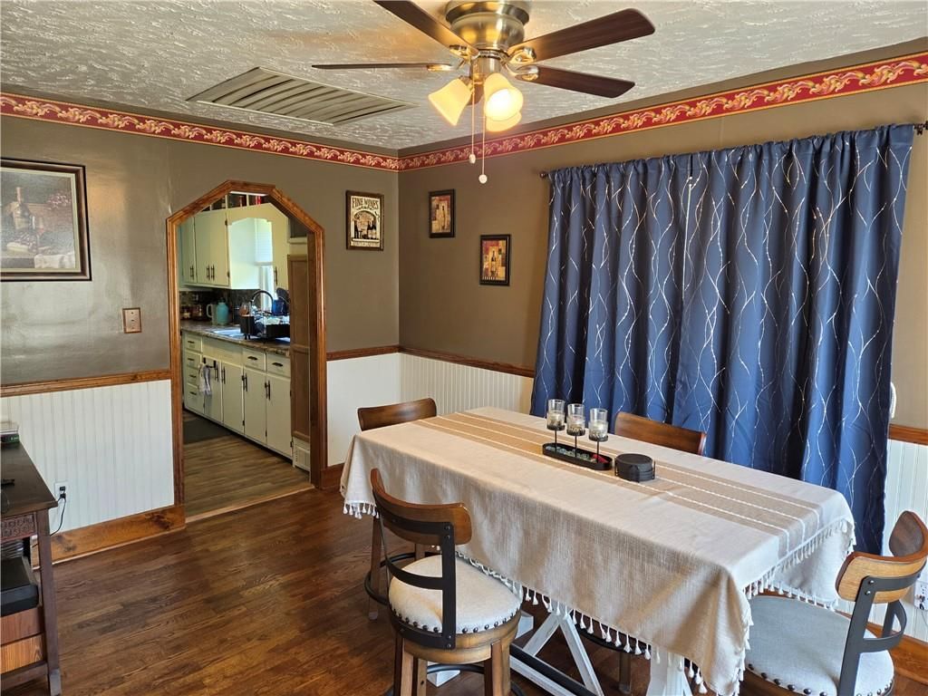 204 Woods Street — photo 9
