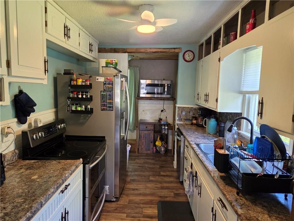 204 Woods Street — photo 11