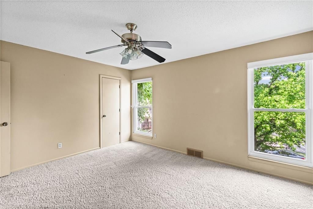 5707 N Oregon Avenue — photo 14