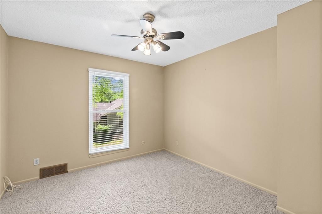 5707 N Oregon Avenue — photo 16