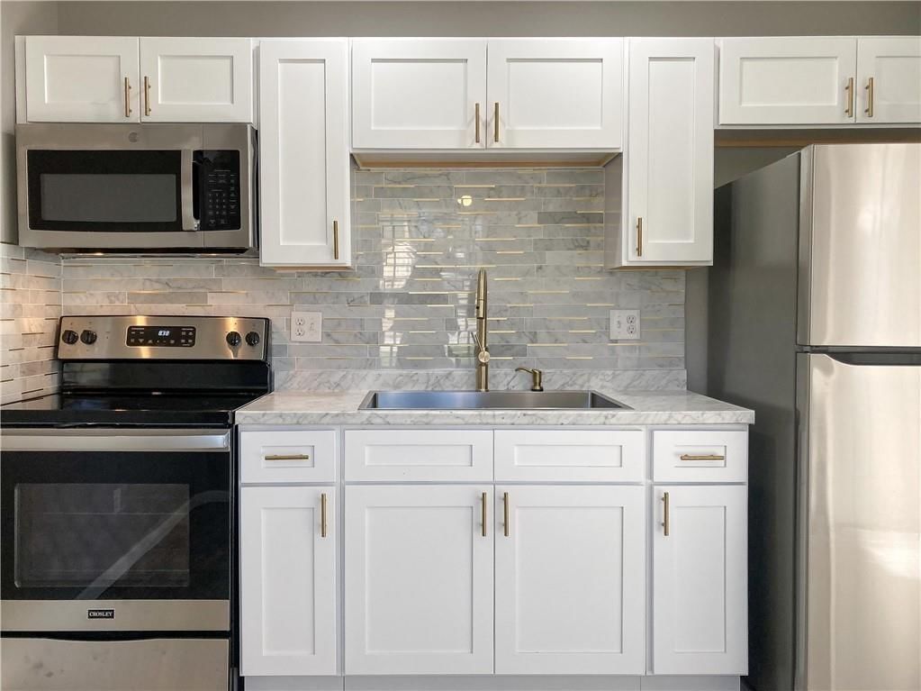 541 S Oak Street — photo 2