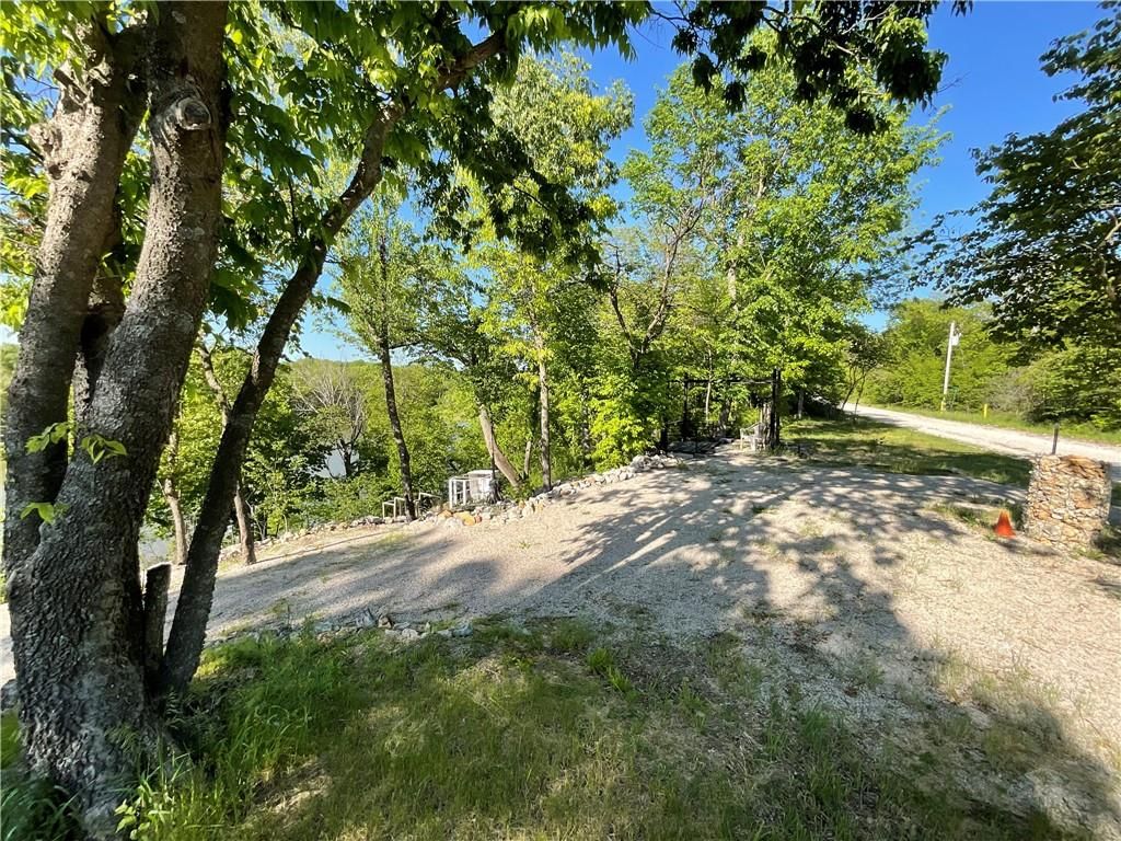 LAKECREST Drive — photo 3