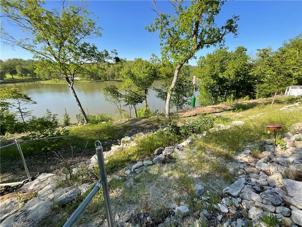 LAKECREST Drive — photo 9