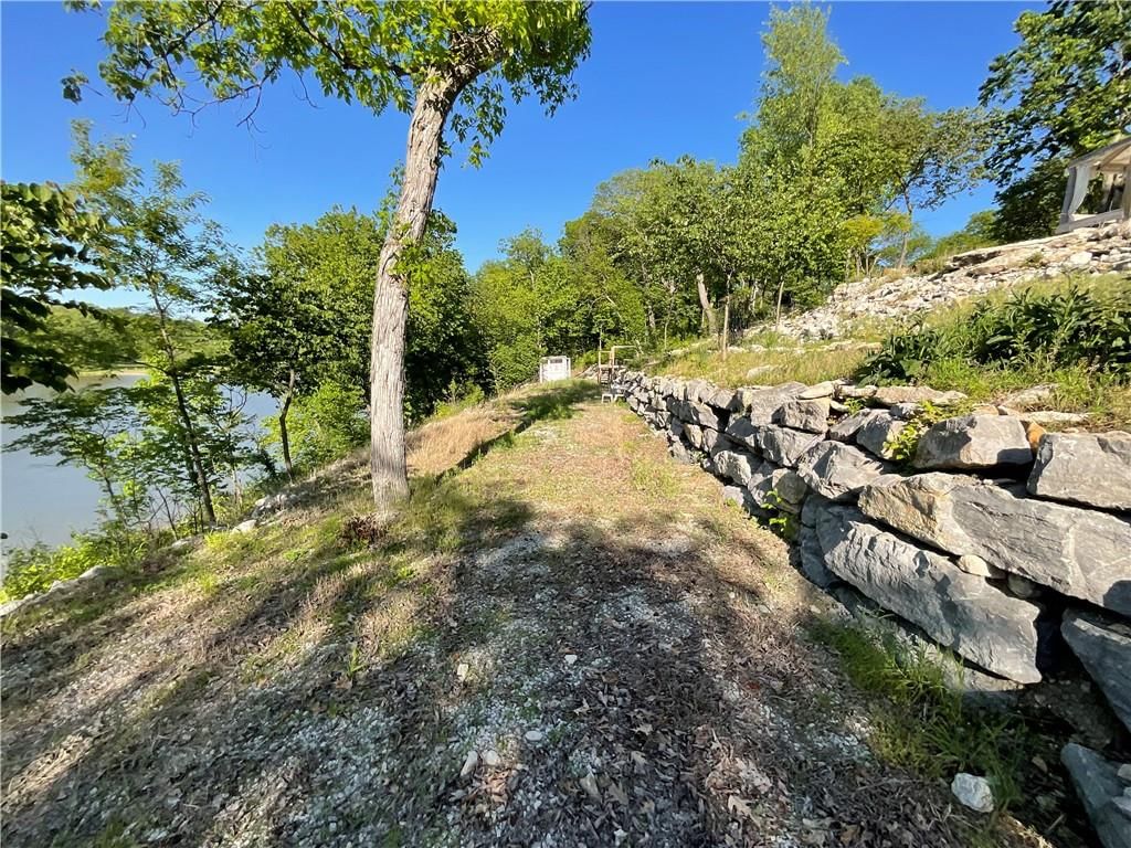 LAKECREST Drive — photo 10