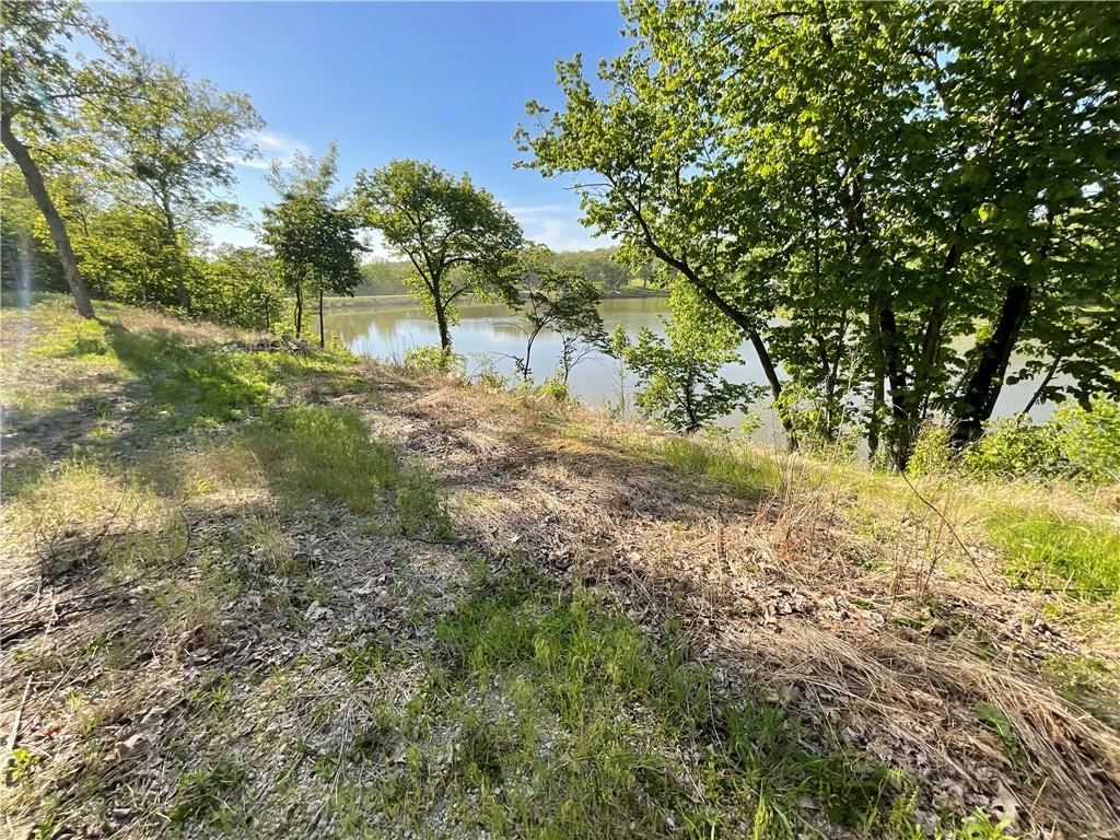 LAKECREST Drive — photo 26