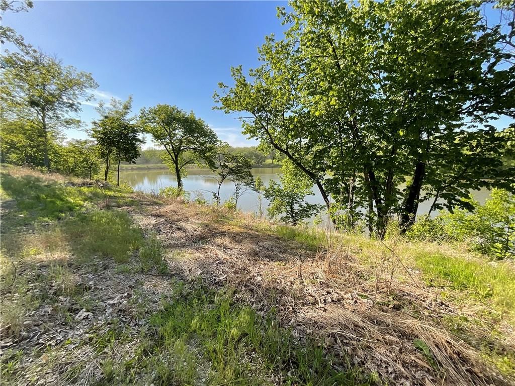 LAKECREST Drive — photo 28