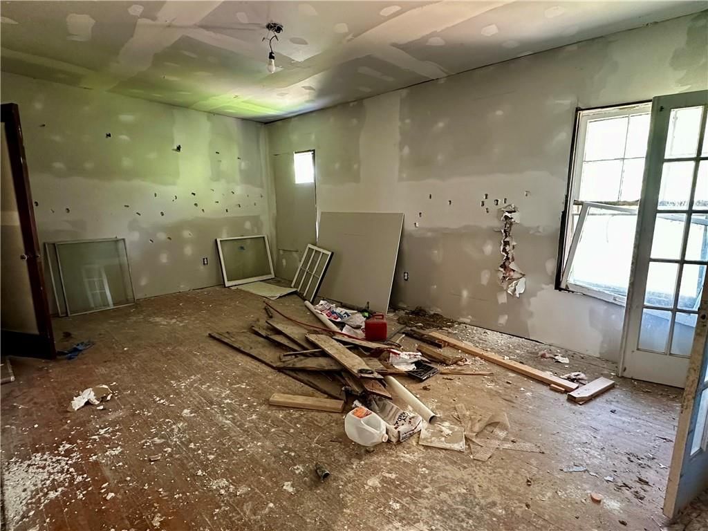 1031 Laurel Avenue — photo 9