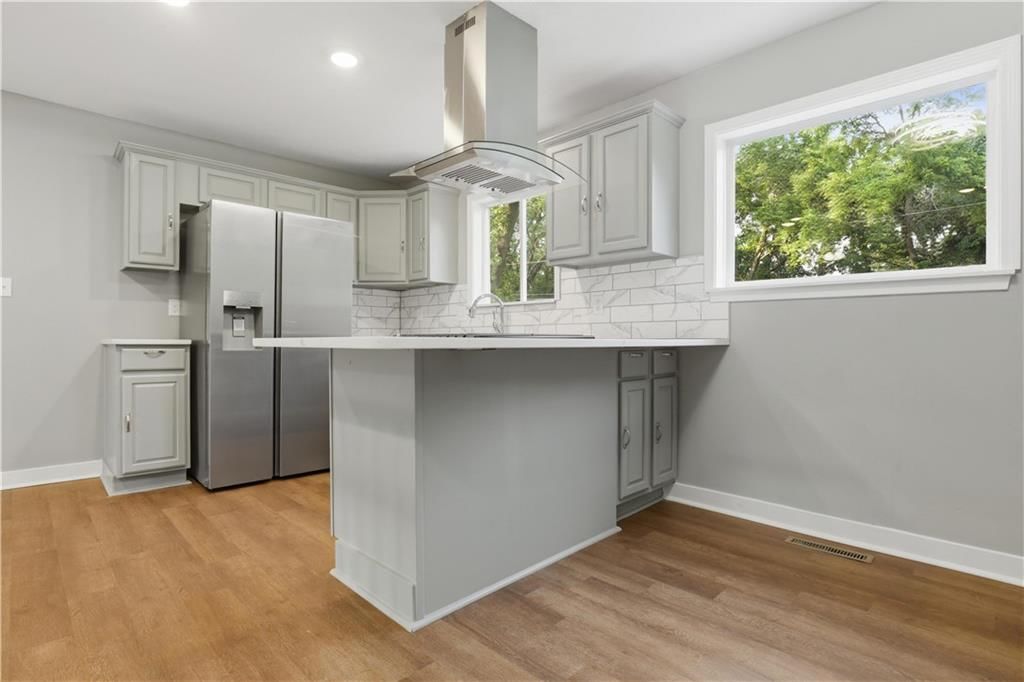 1411 N 75th Drive — photo 9