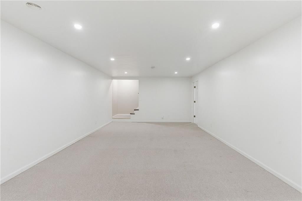 15009 Horton Street — photo 37