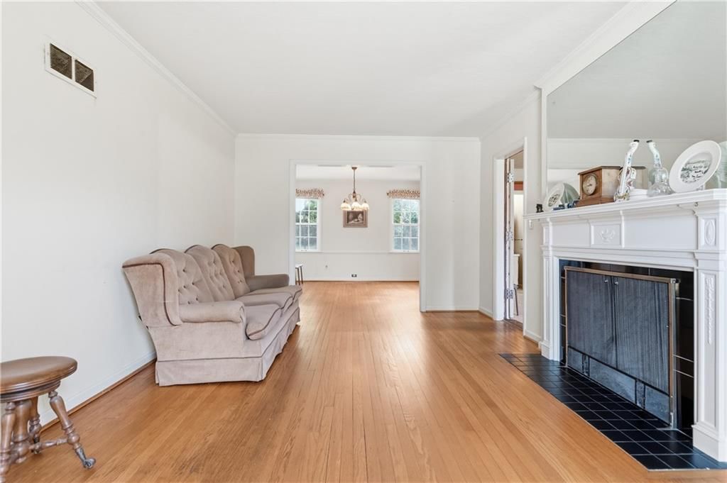 500 E 66th Terrace — photo 5