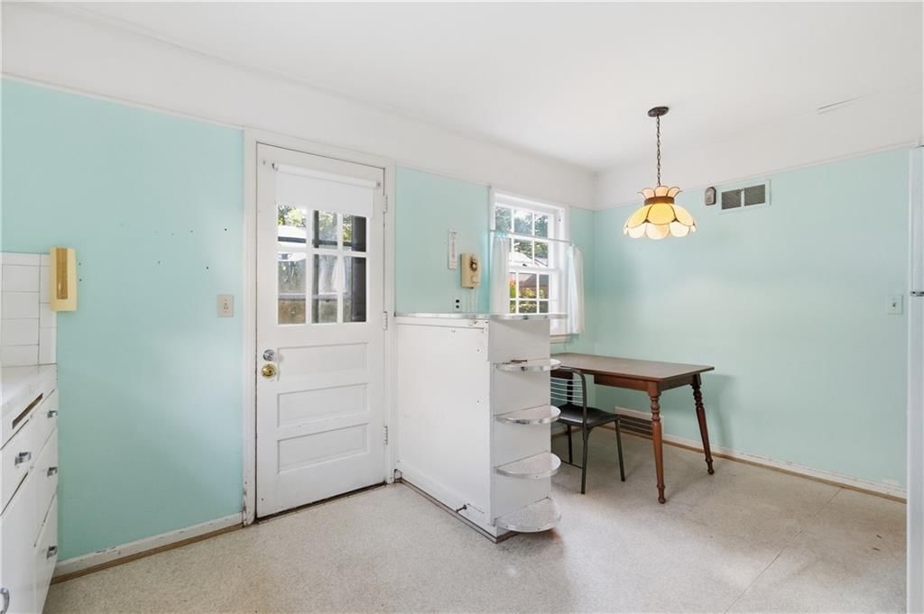 500 E 66th Terrace — photo 17