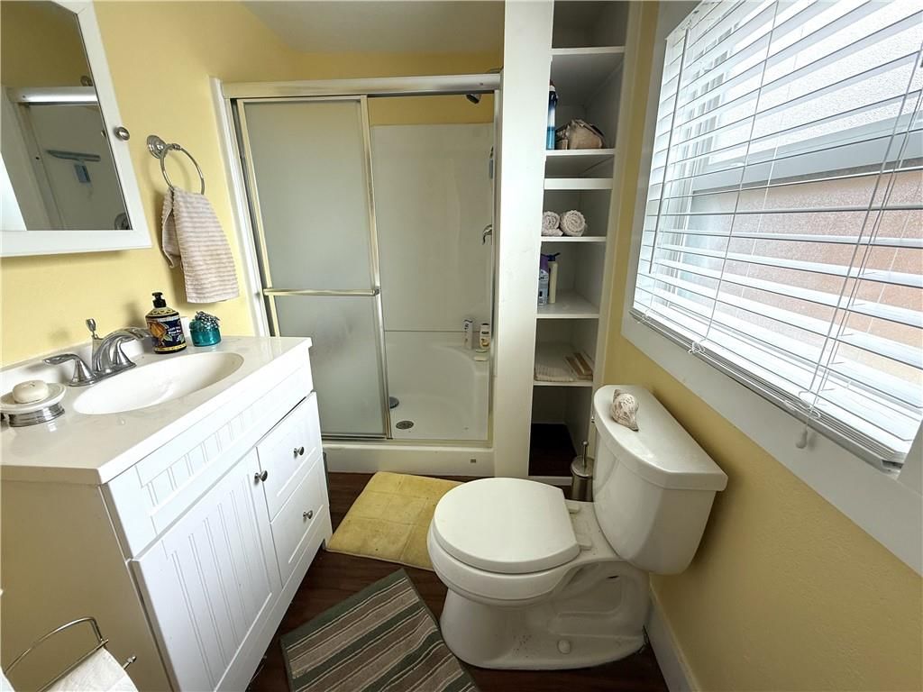 210 W Perry Street — photo 13