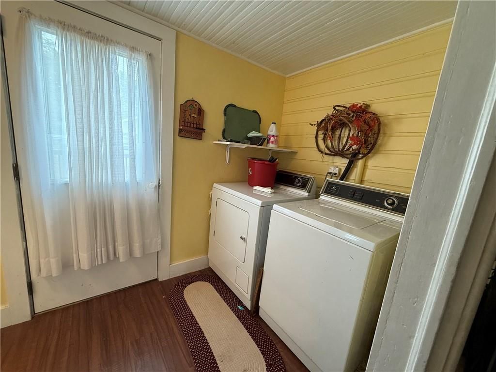 210 W Perry Street — photo 14