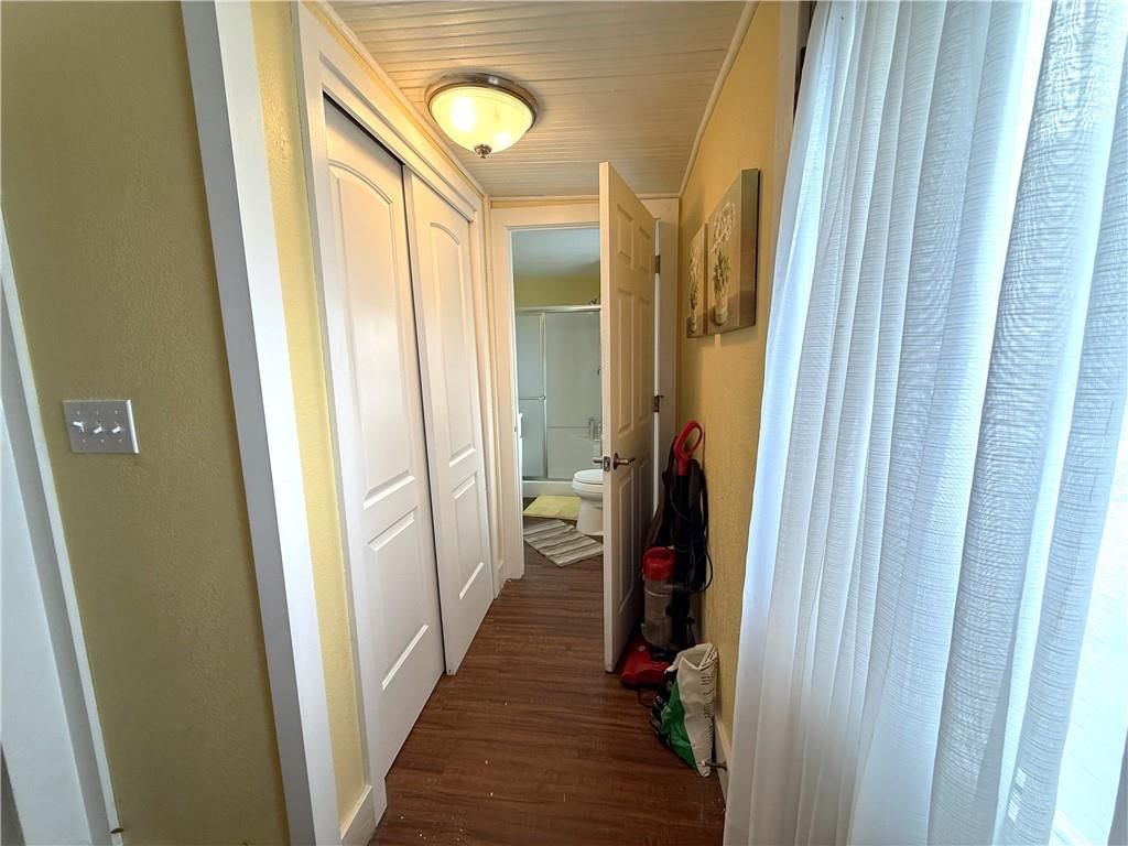 210 W Perry Street — photo 15