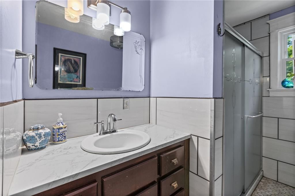 3552 Genessee Street — photo 10