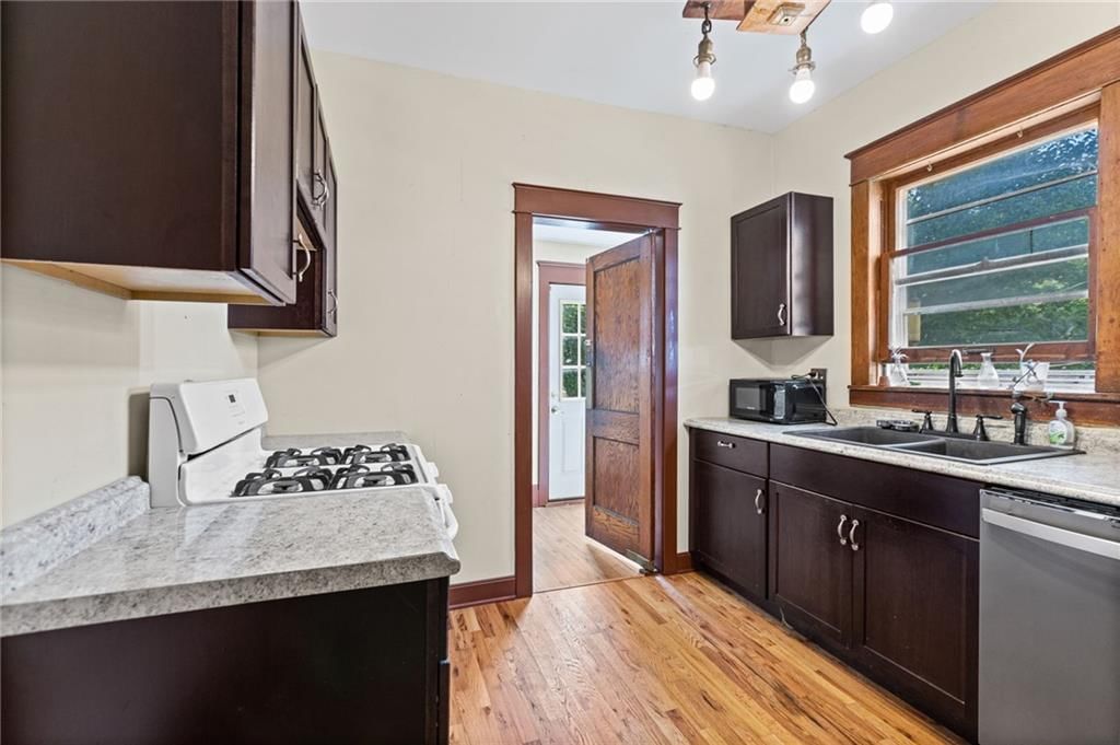 3552 Genessee Street — photo 11