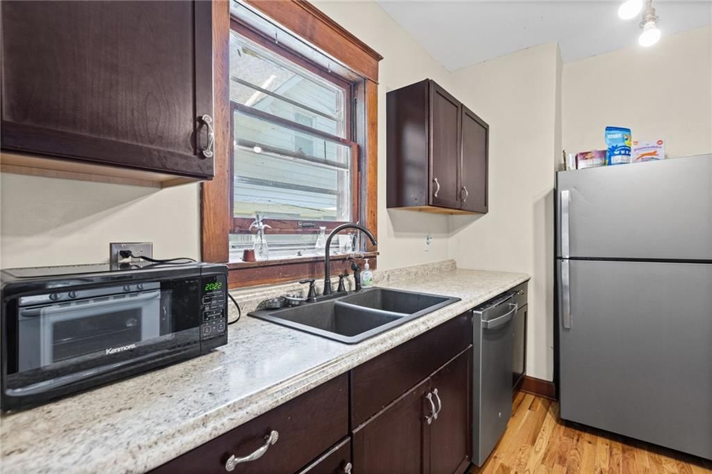 3552 Genessee Street — photo 13