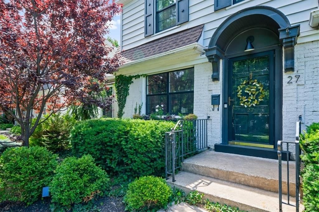 27 W Winthrope Road — photo 2