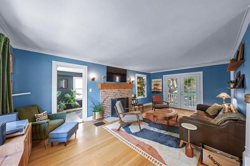 27 W Winthrope Road — photo 4