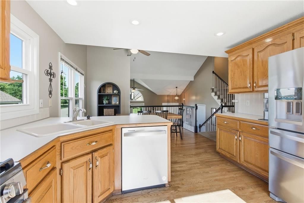 15730 S Kenwood Street — photo 24