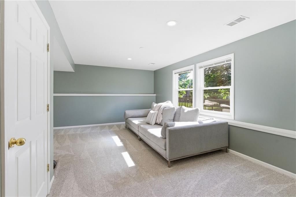 15730 S Kenwood Street — photo 42