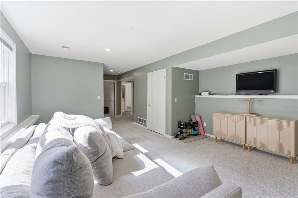 15730 S Kenwood Street — photo 44