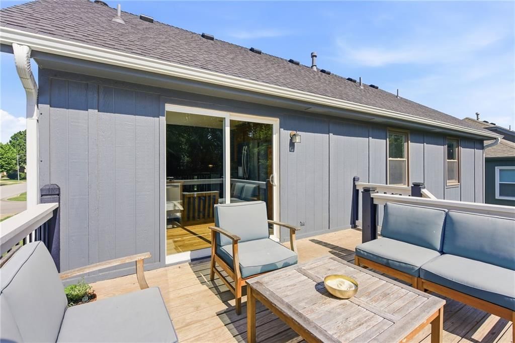 15730 S Kenwood Street — photo 56