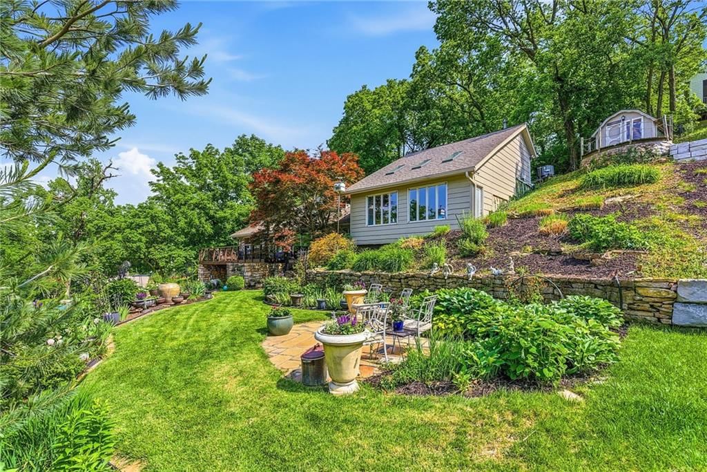 139 S Lakeshore Drive — photo 2