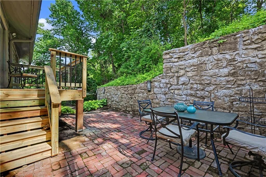 139 S Lakeshore Drive — photo 39
