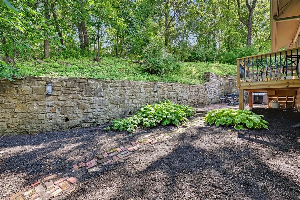 139 S Lakeshore Drive — photo 40