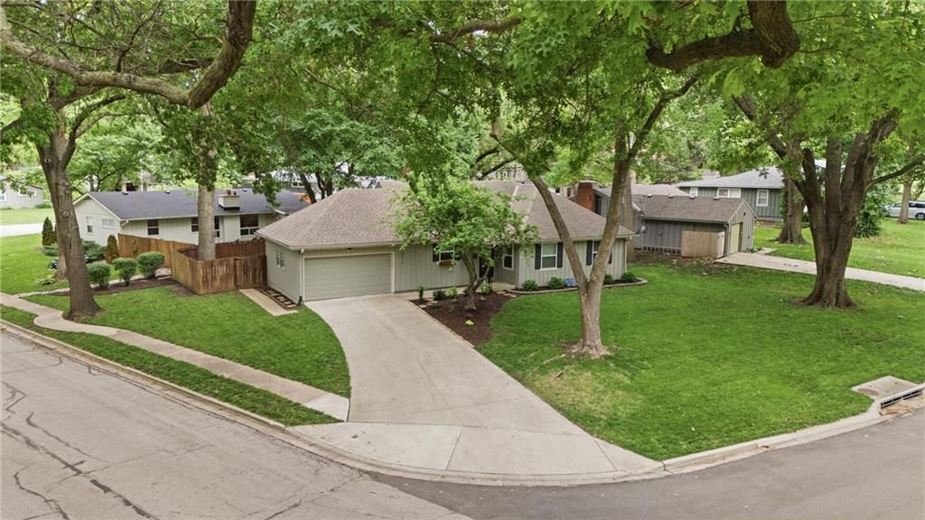 6018 W 78th Terrace — photo 3