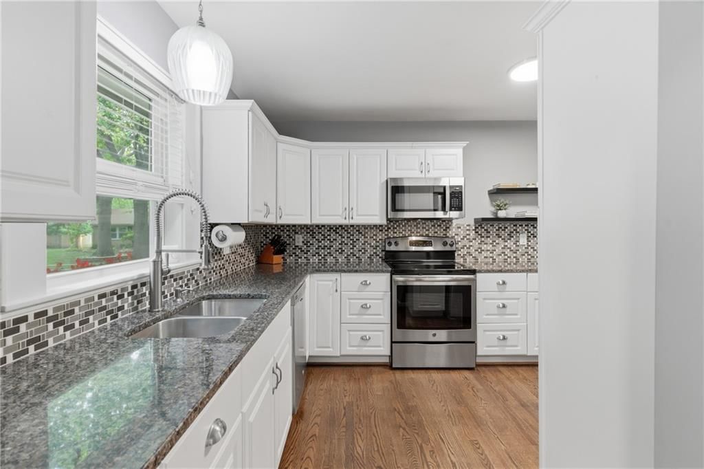 6018 W 78th Terrace — photo 7