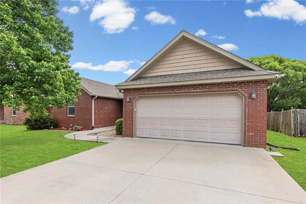 21811 LOMBARDO Lane — photo 2