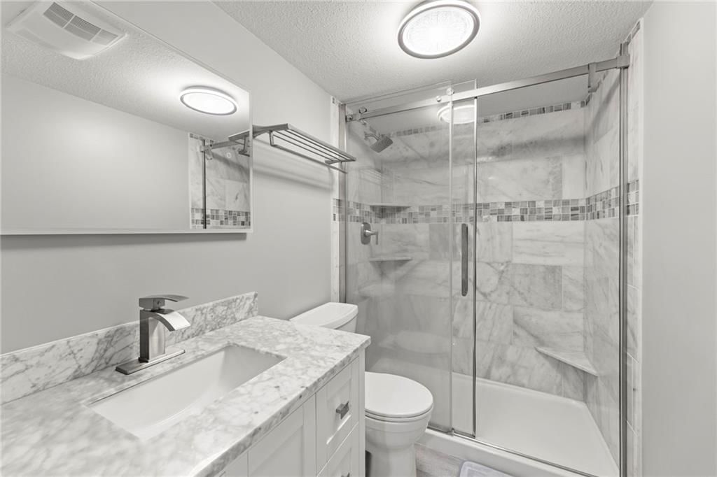 21811 LOMBARDO Lane — photo 40