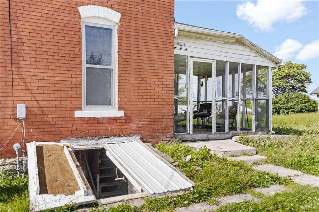 302 E 4th Street — photo 44